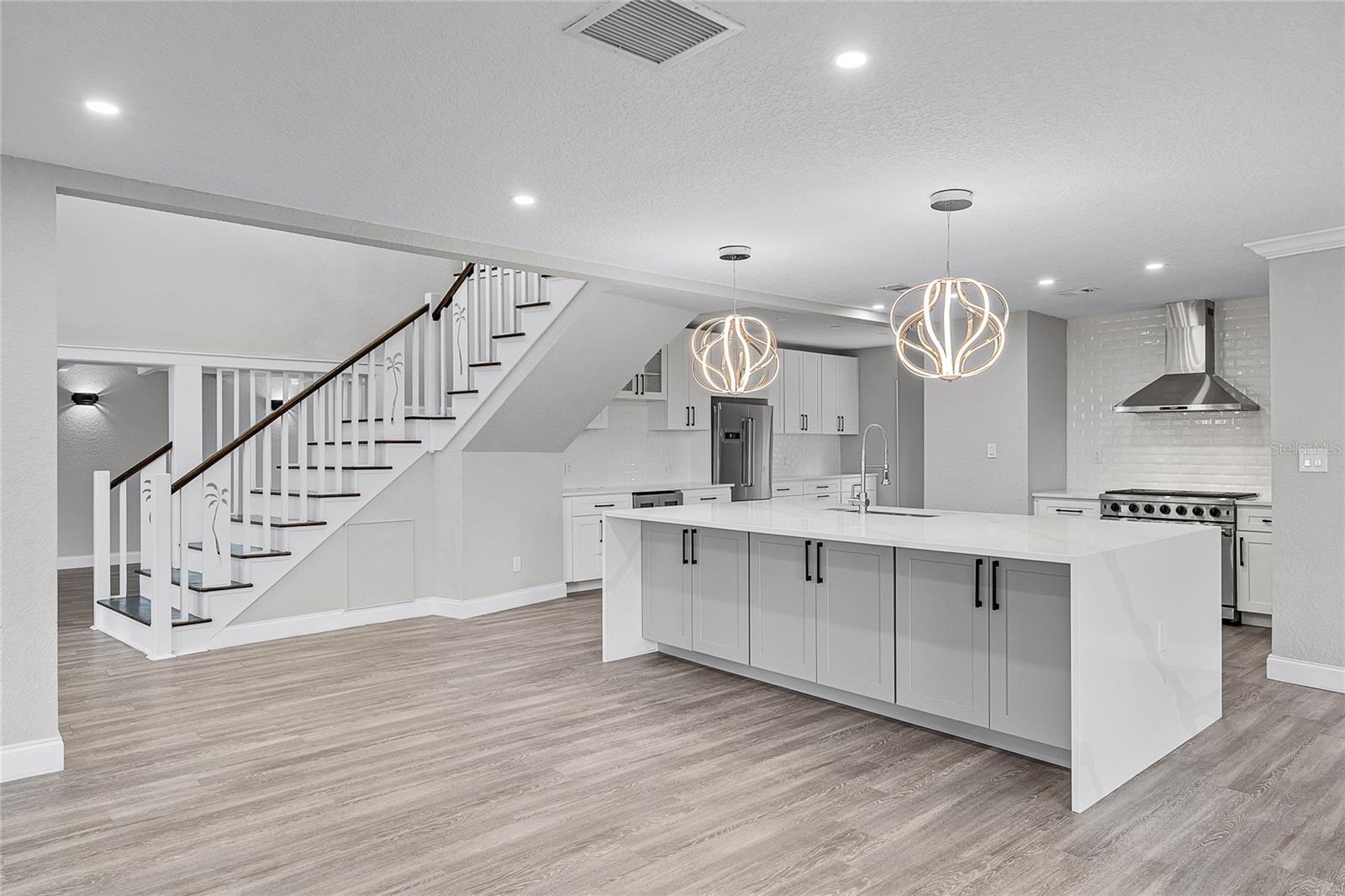 WINDERMERE TOWN - Residential Lease