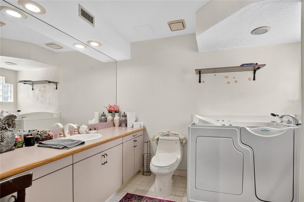 Photo of 9 Stone Gate N, Longwood, FL 32779 (MLS # S5138005)