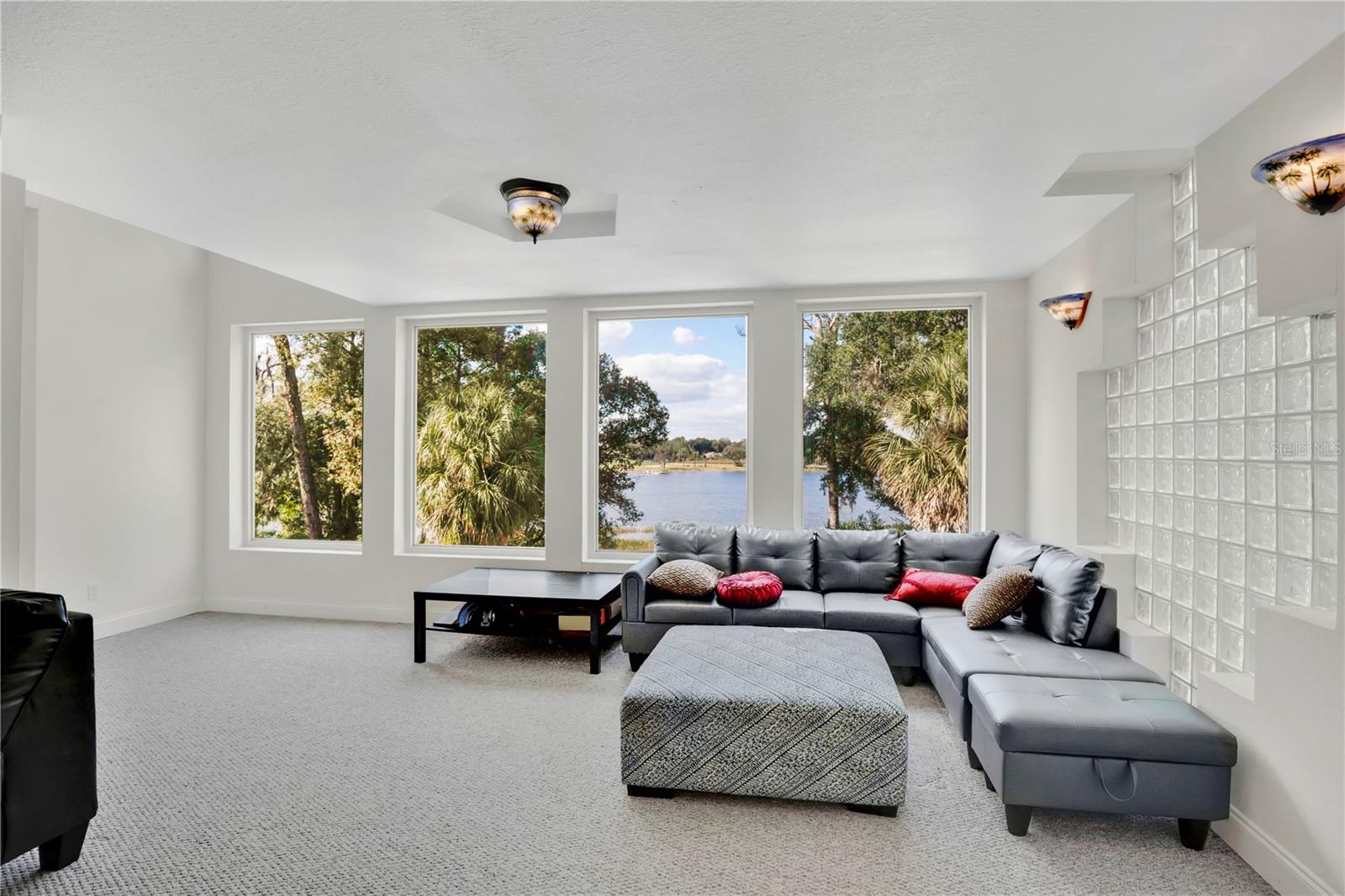 RAVENSBROOK 1ST ADD - Residential