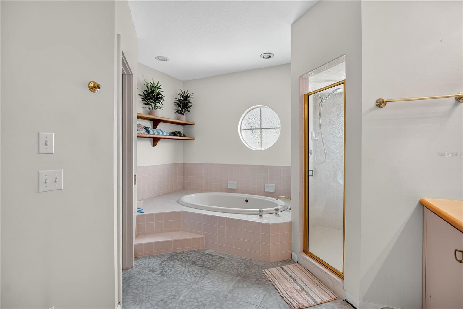 RAVENSBROOK 1ST ADD - Residential