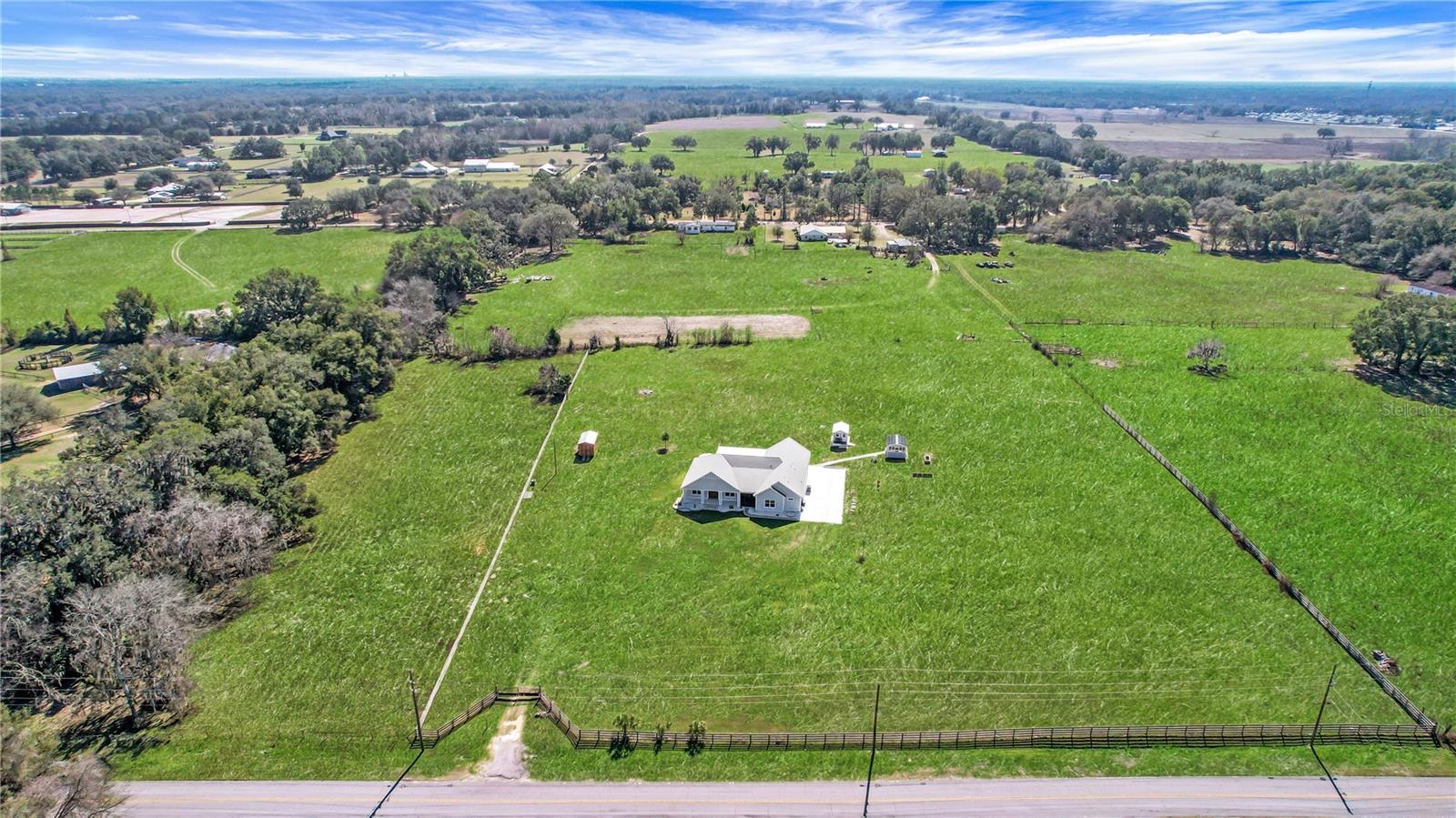 1679 E COUNTY ROAD 462