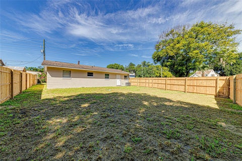Tiny photo for 703 S Dixie Avenue, Fruitland Park, FL 34731 (MLS # O6437039)
