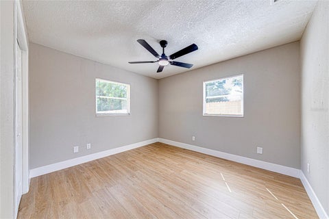 Tiny photo for 703 S Dixie Avenue, Fruitland Park, FL 34731 (MLS # O6437039)