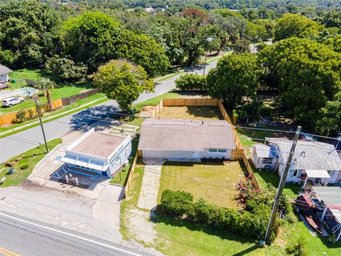 Tiny photo for 703 S Dixie Avenue, Fruitland Park, FL 34731 (MLS # O6437039)