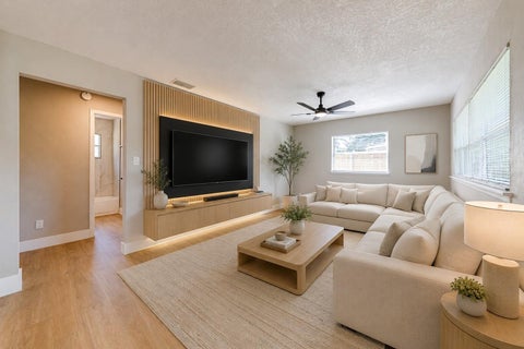 Tiny photo for 703 S Dixie Avenue, Fruitland Park, FL 34731 (MLS # O6437039)