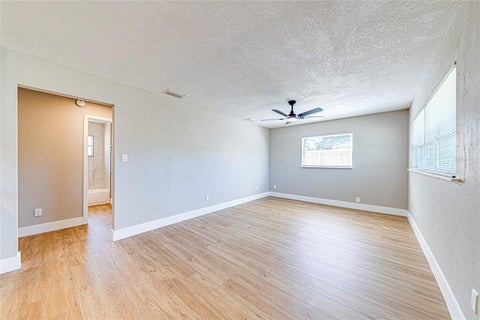 Tiny photo for 703 S Dixie Avenue, Fruitland Park, FL 34731 (MLS # O6437039)