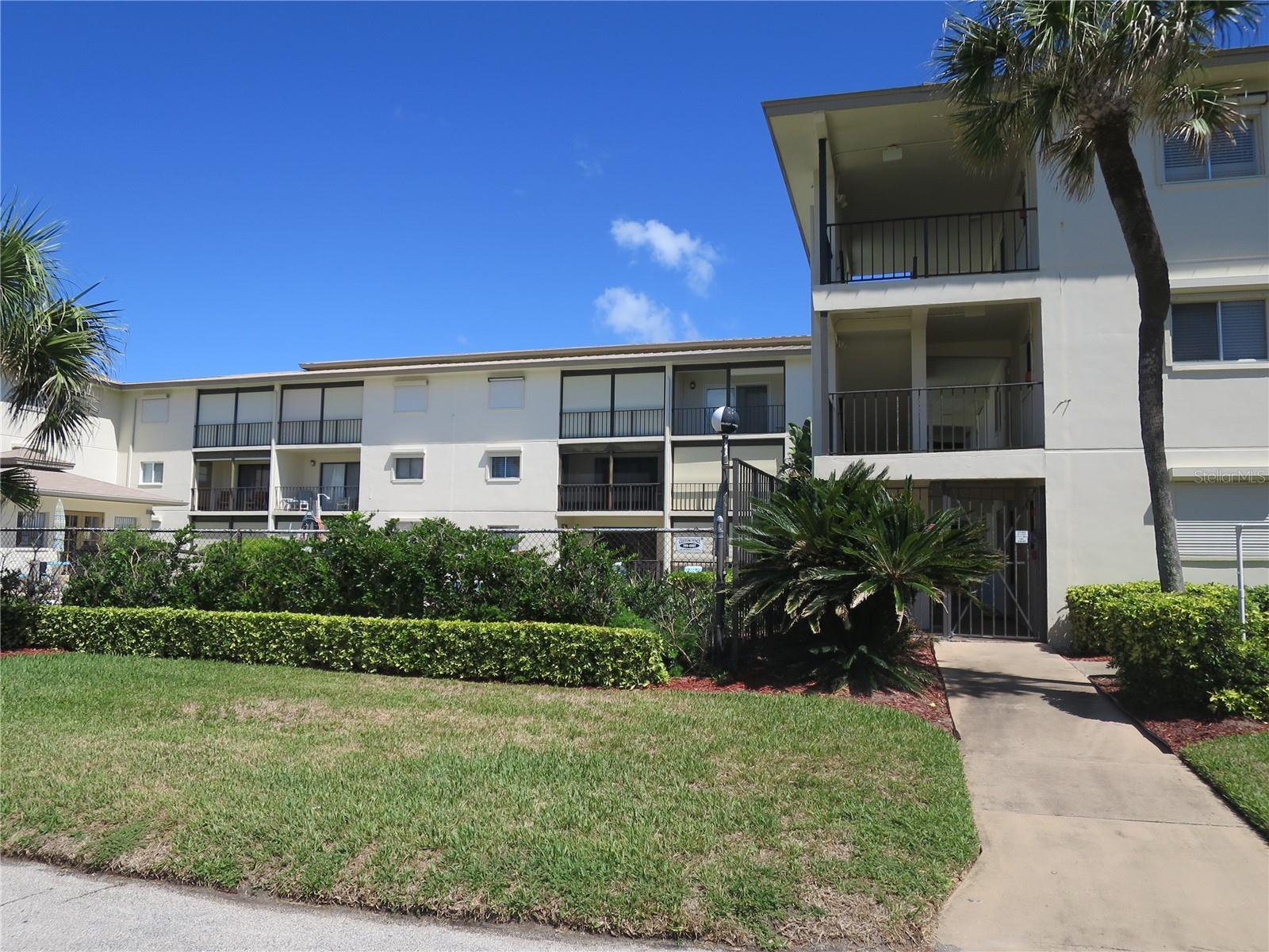 SAND PEBBLES - Residential