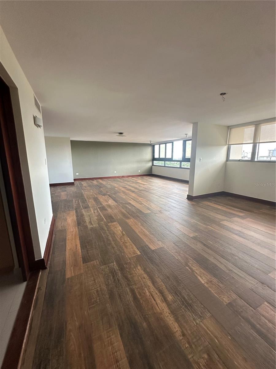 AVENIDA SAN PATRICIO - Residential