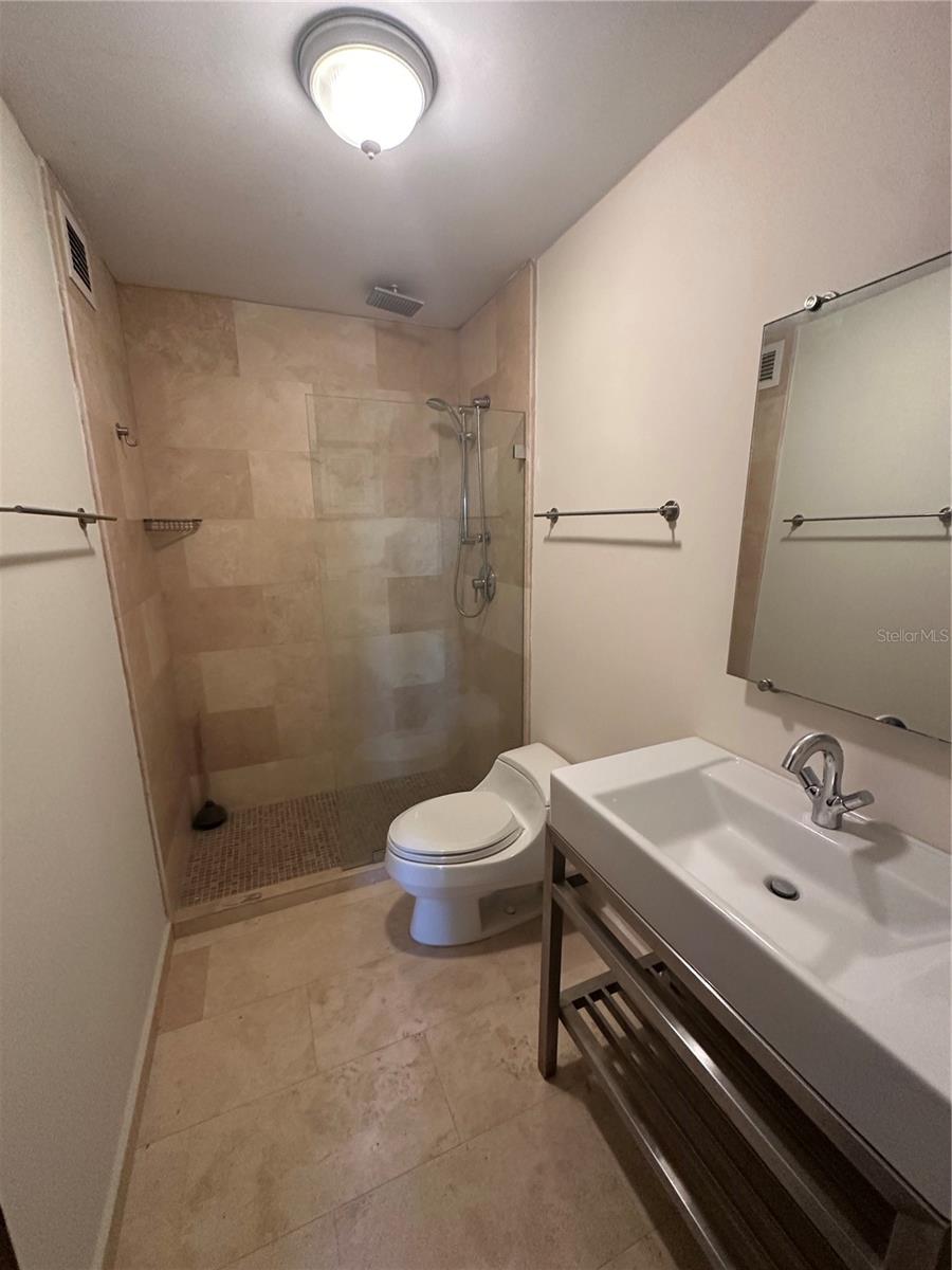 AVENIDA SAN PATRICIO - Residential