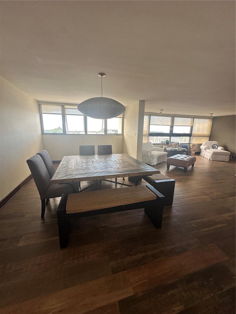 AVENIDA SAN PATRICIO - Residential