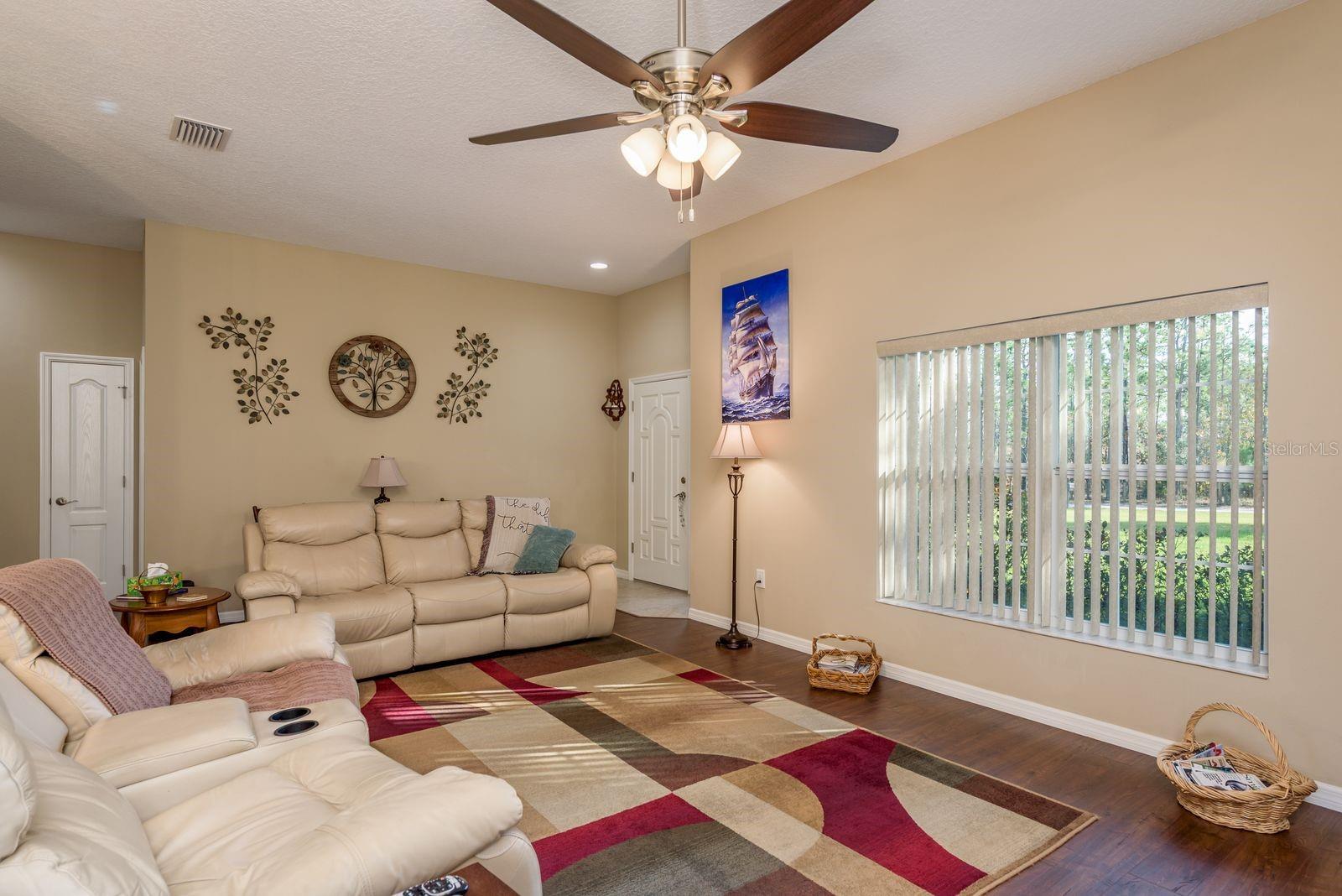 LONDON TERRACE - Residential