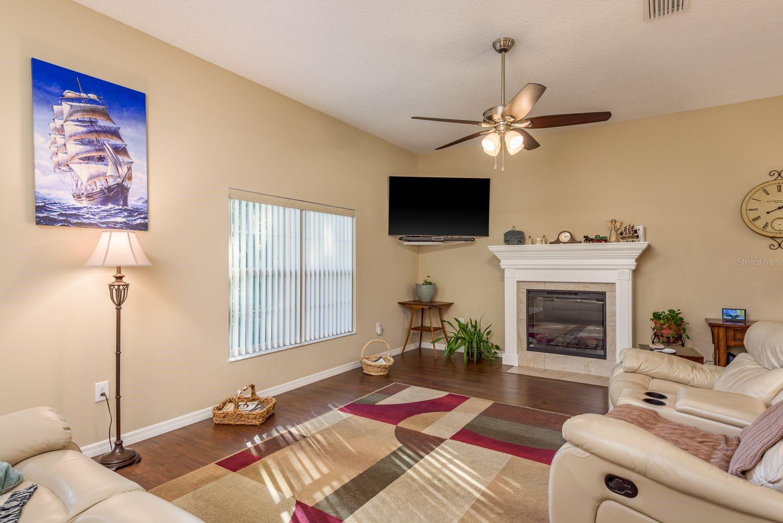 LONDON TERRACE - Residential