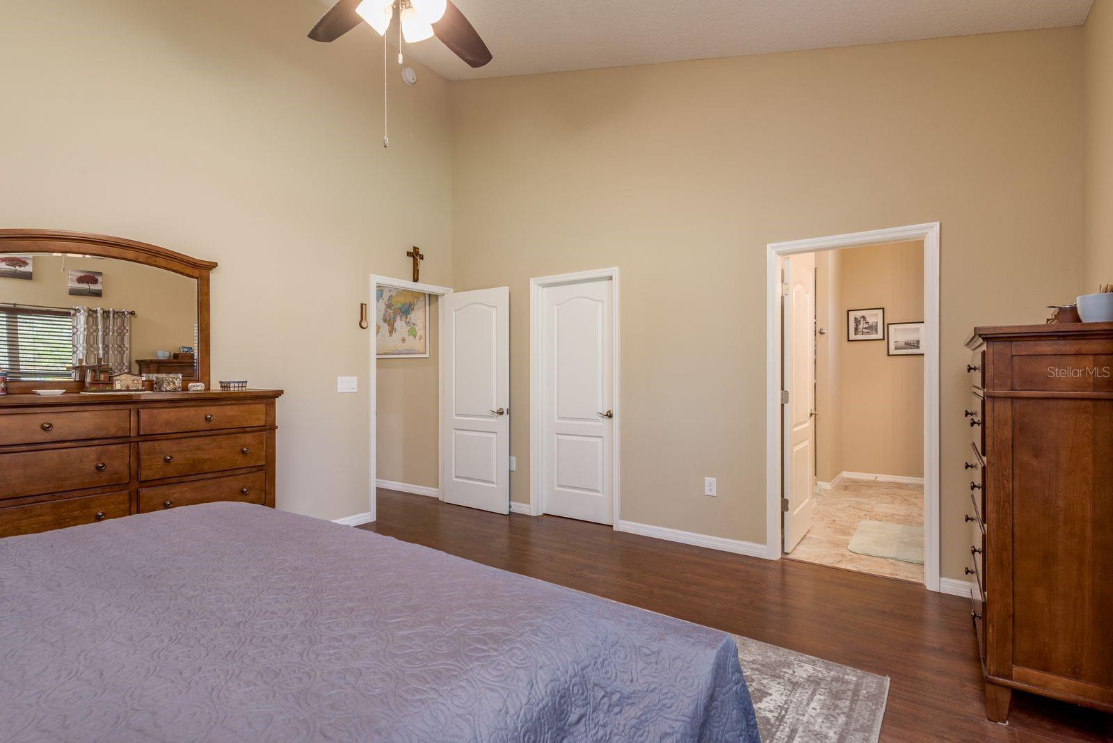 LONDON TERRACE - Residential