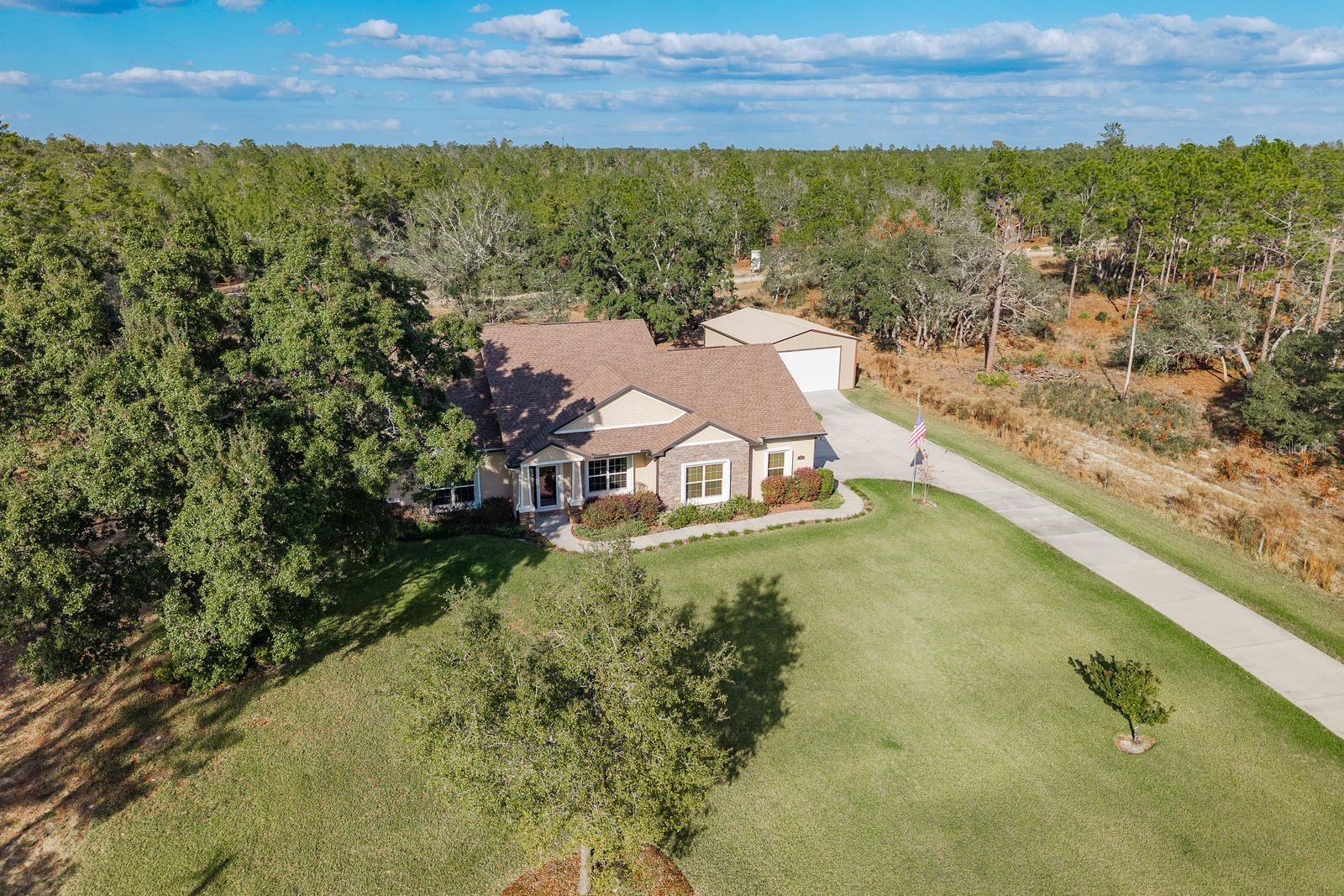 LONDON TERRACE - Residential