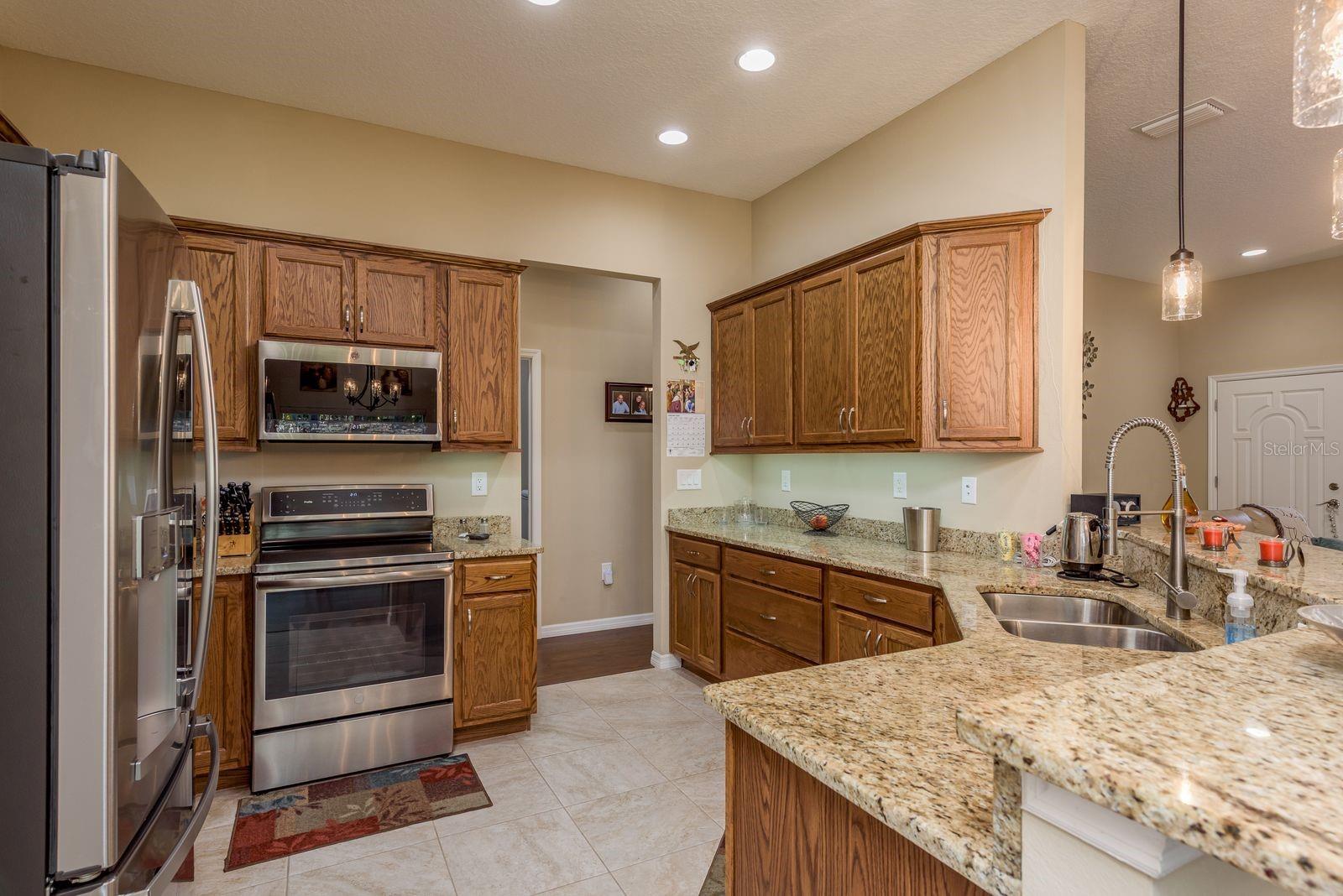 LONDON TERRACE - Residential