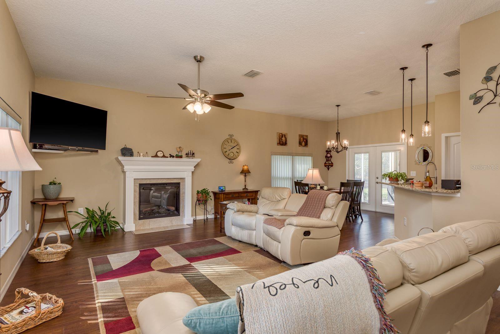 LONDON TERRACE - Residential