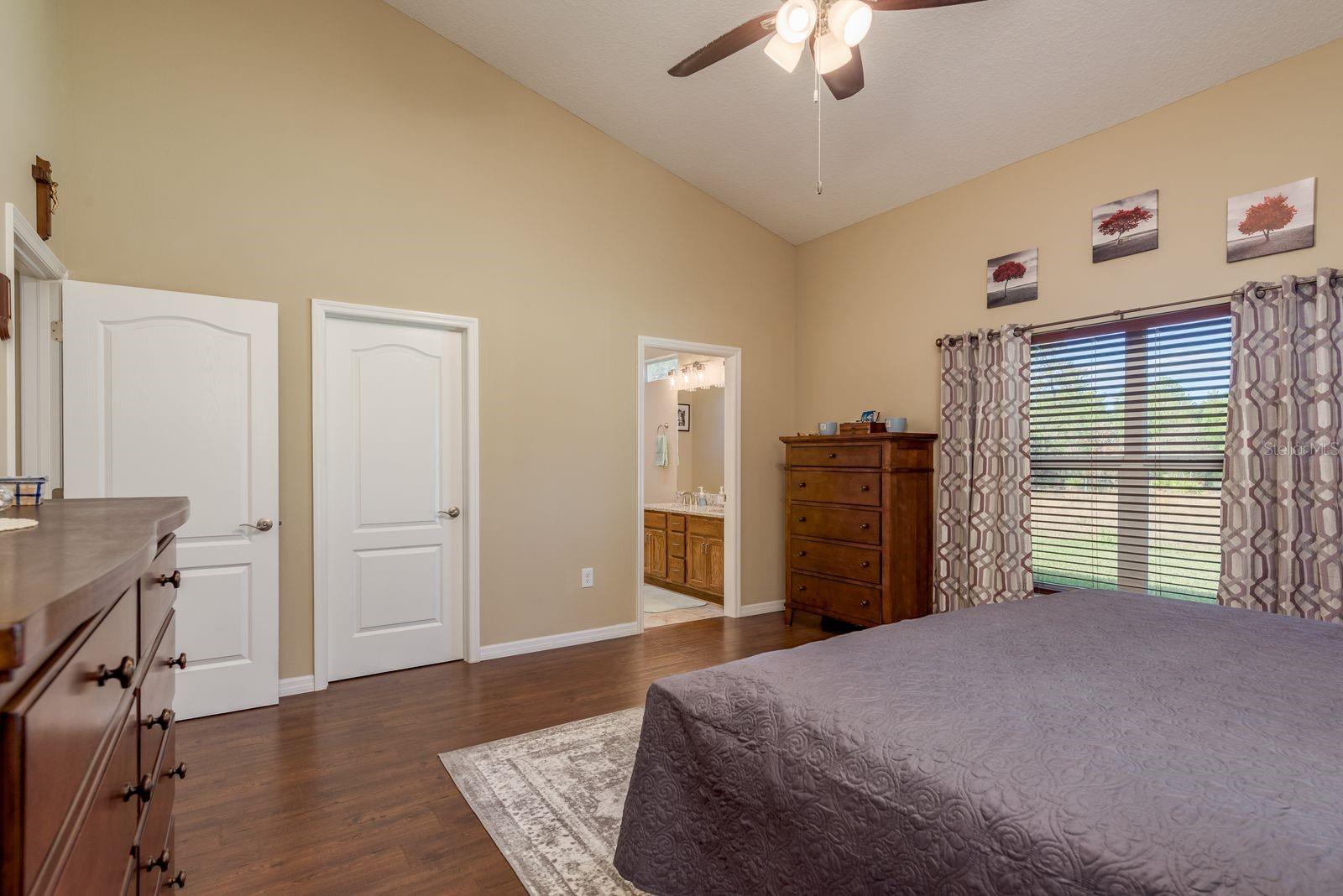 LONDON TERRACE - Residential