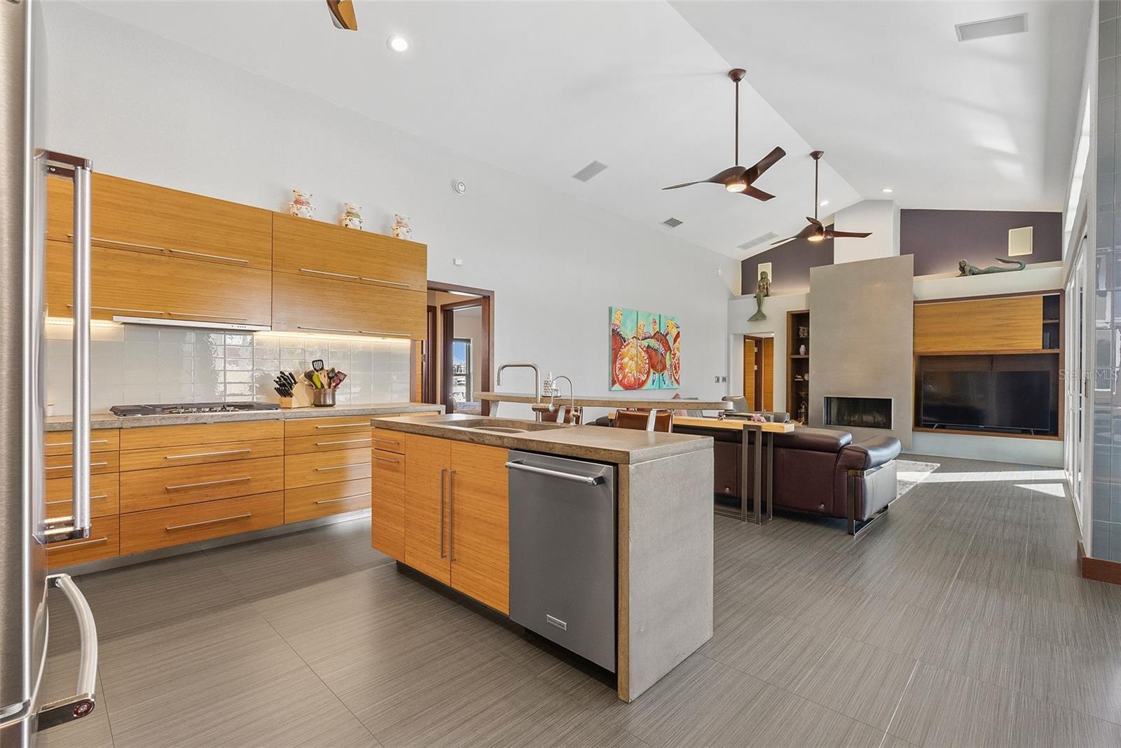 TIERRA VERDE - Residential