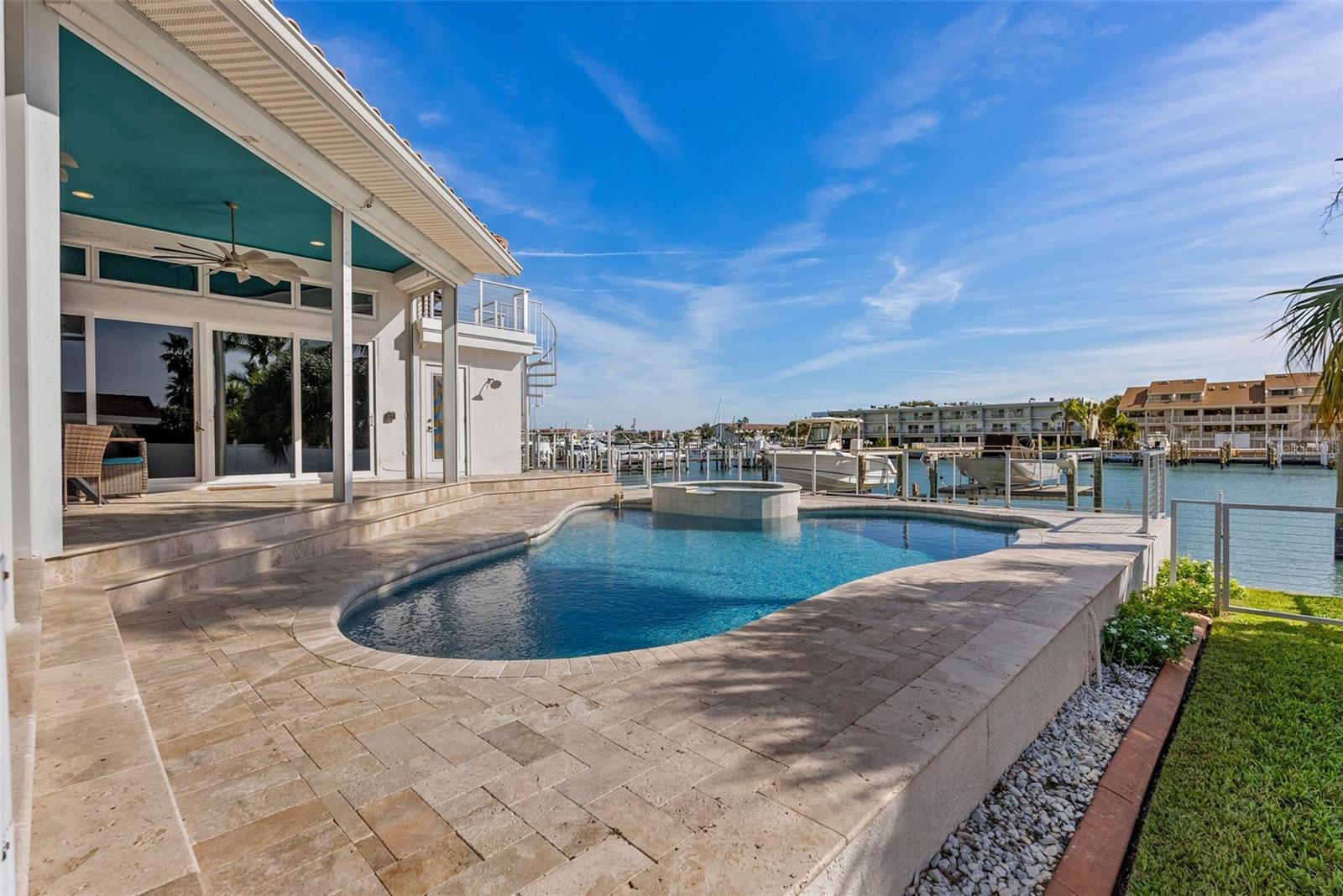 TIERRA VERDE - Residential