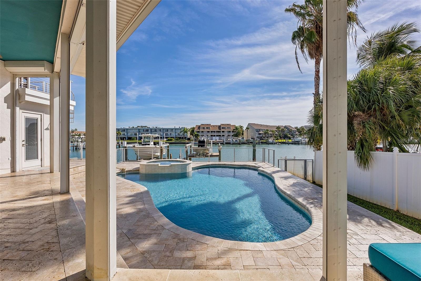 TIERRA VERDE - Residential