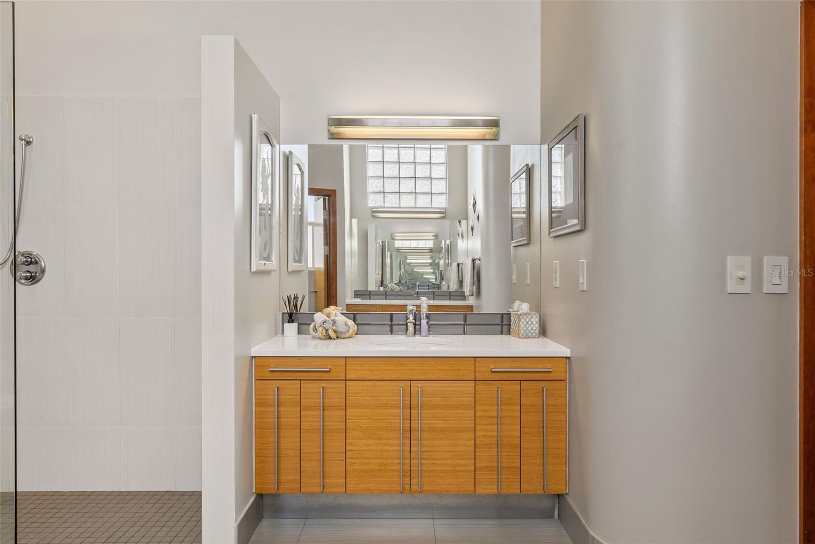 TIERRA VERDE - Residential