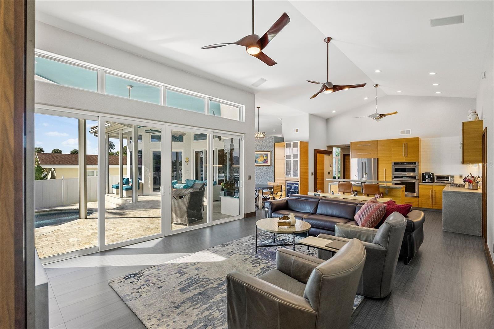 TIERRA VERDE - Residential