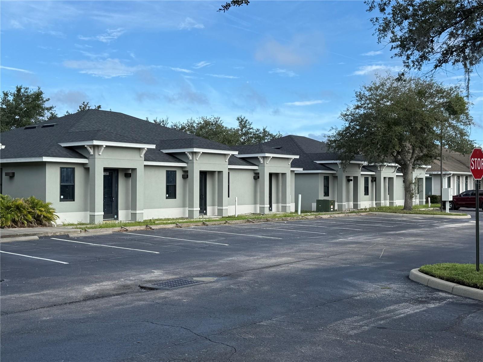 LEXINGTON PARK - Commercial Sale