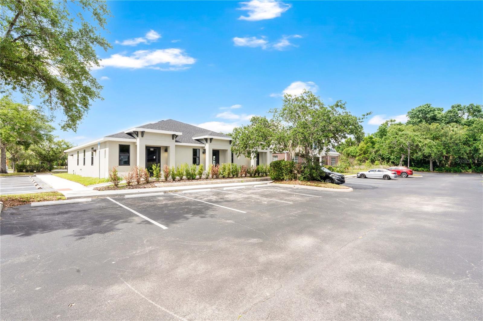 1300 LEXINGTON GREEN LANE