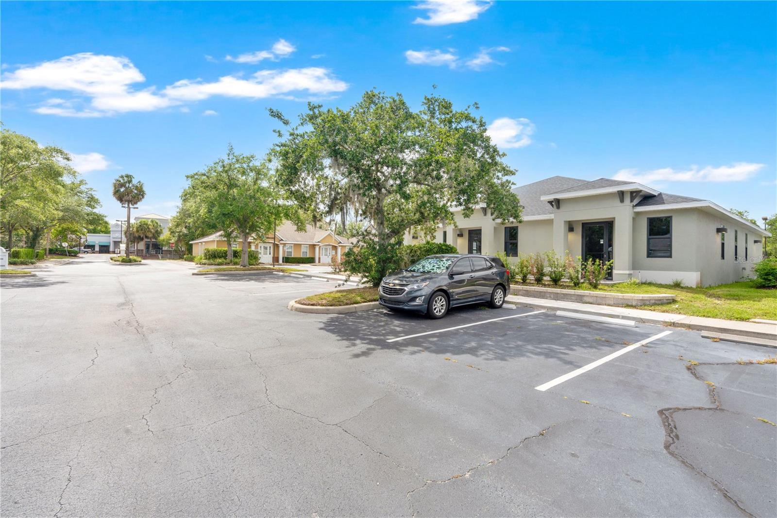 1300 LEXINGTON GREEN LANE