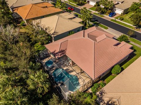 A home in WIMAUMA