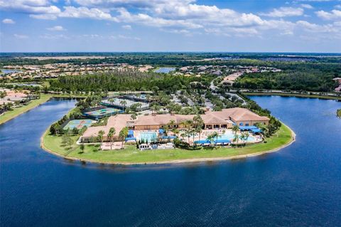 A home in WIMAUMA