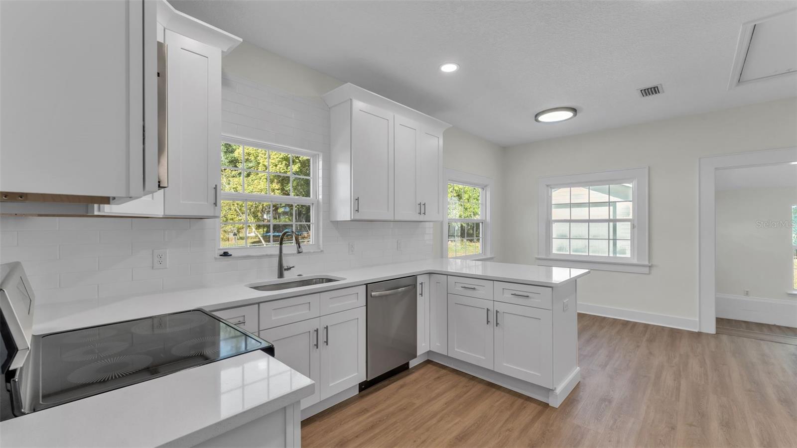 HORNEYS J T ADD 01 - Residential