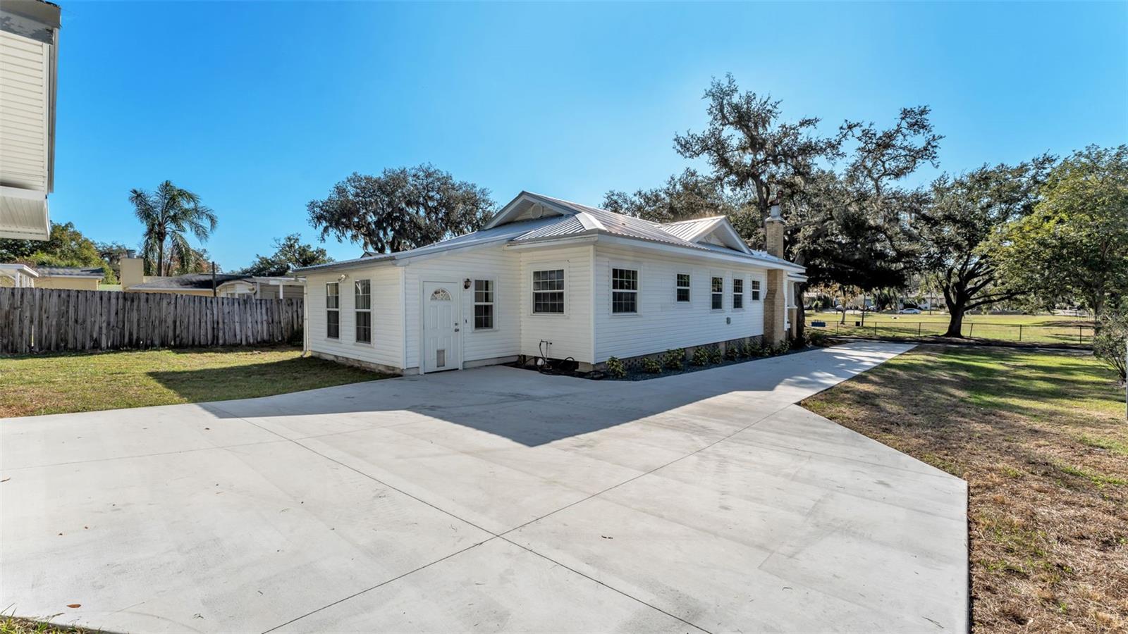 HORNEYS J T ADD 01 - Residential