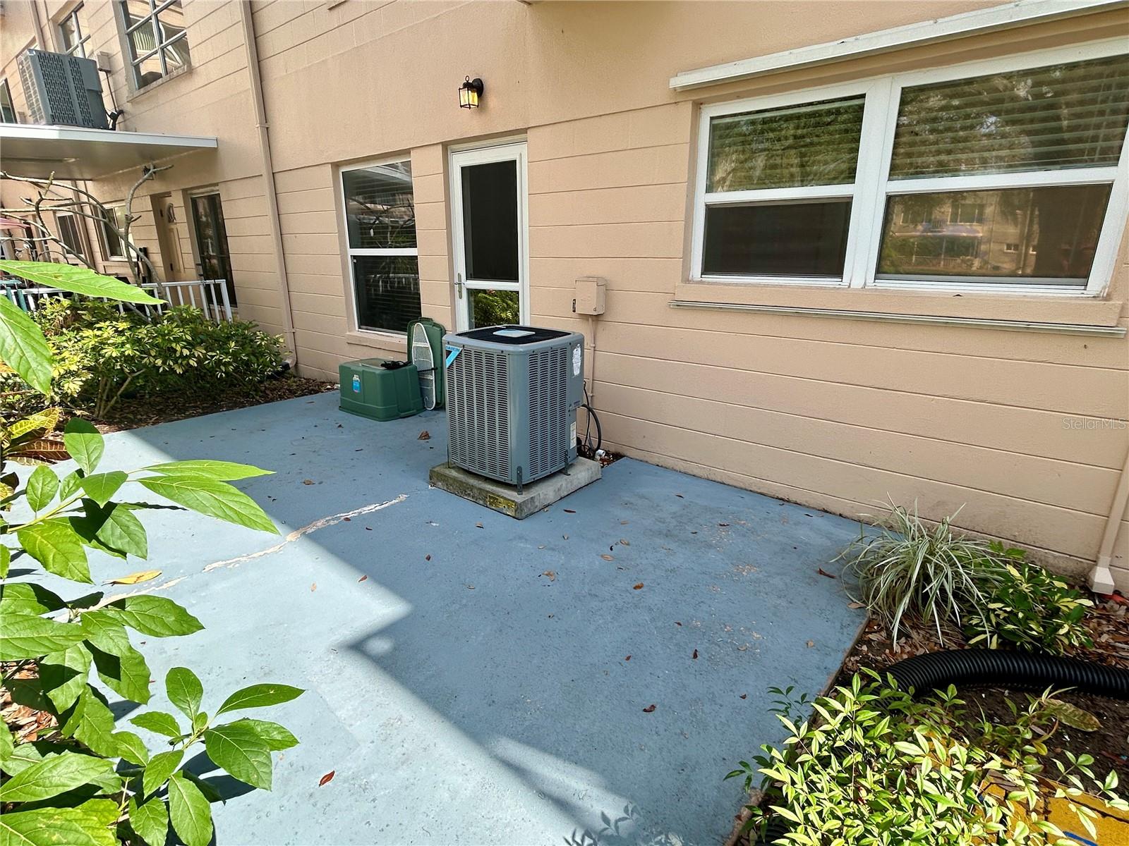 ON TOP OF THE WORLD - Residential