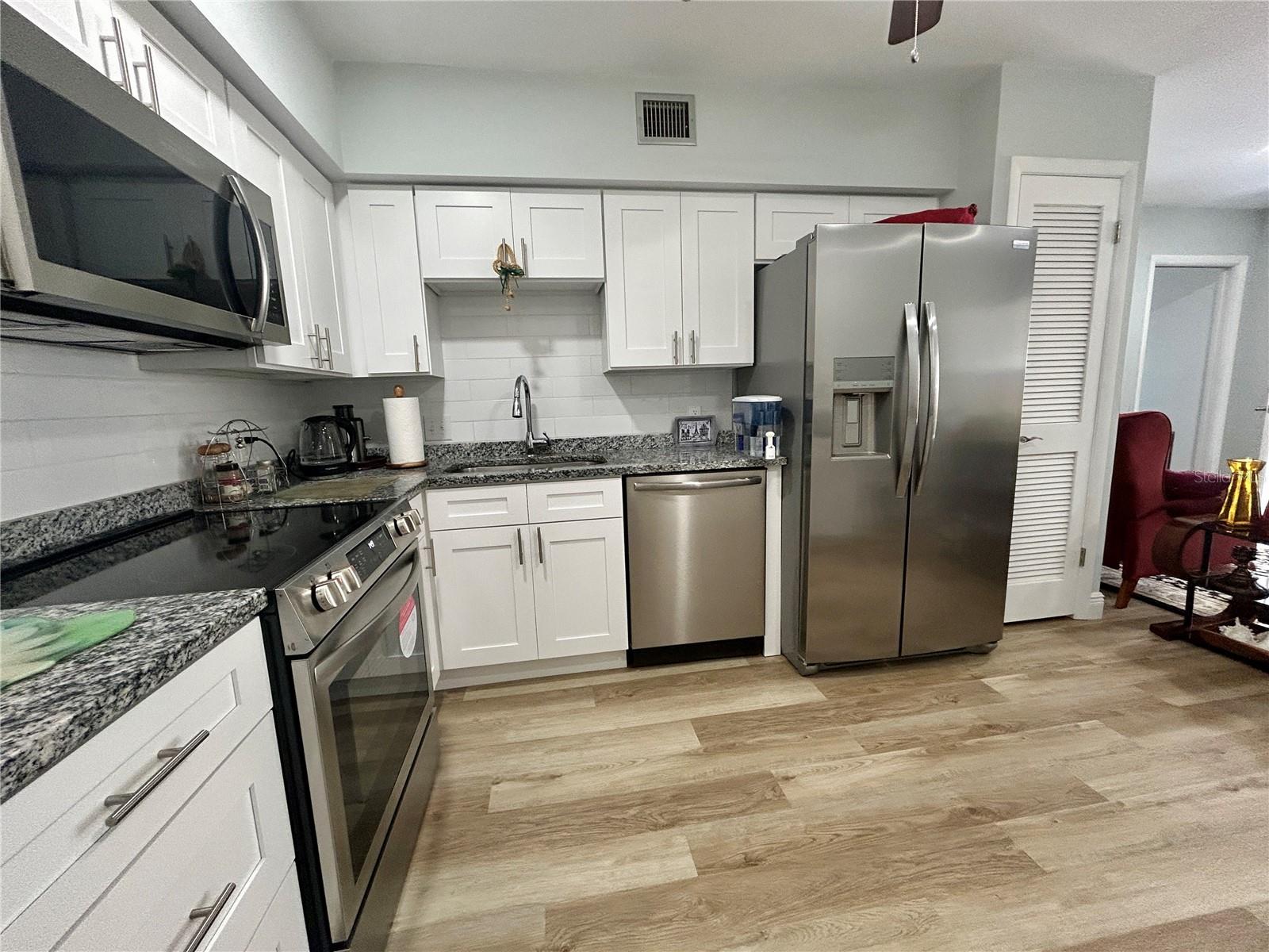 ON TOP OF THE WORLD - Residential