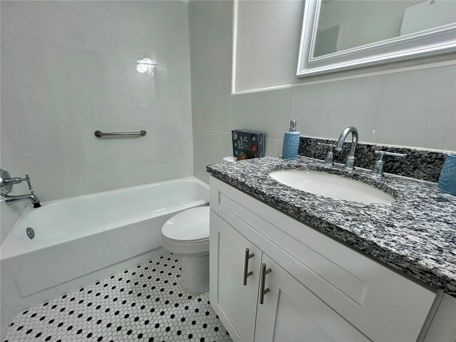 ON TOP OF THE WORLD - Residential