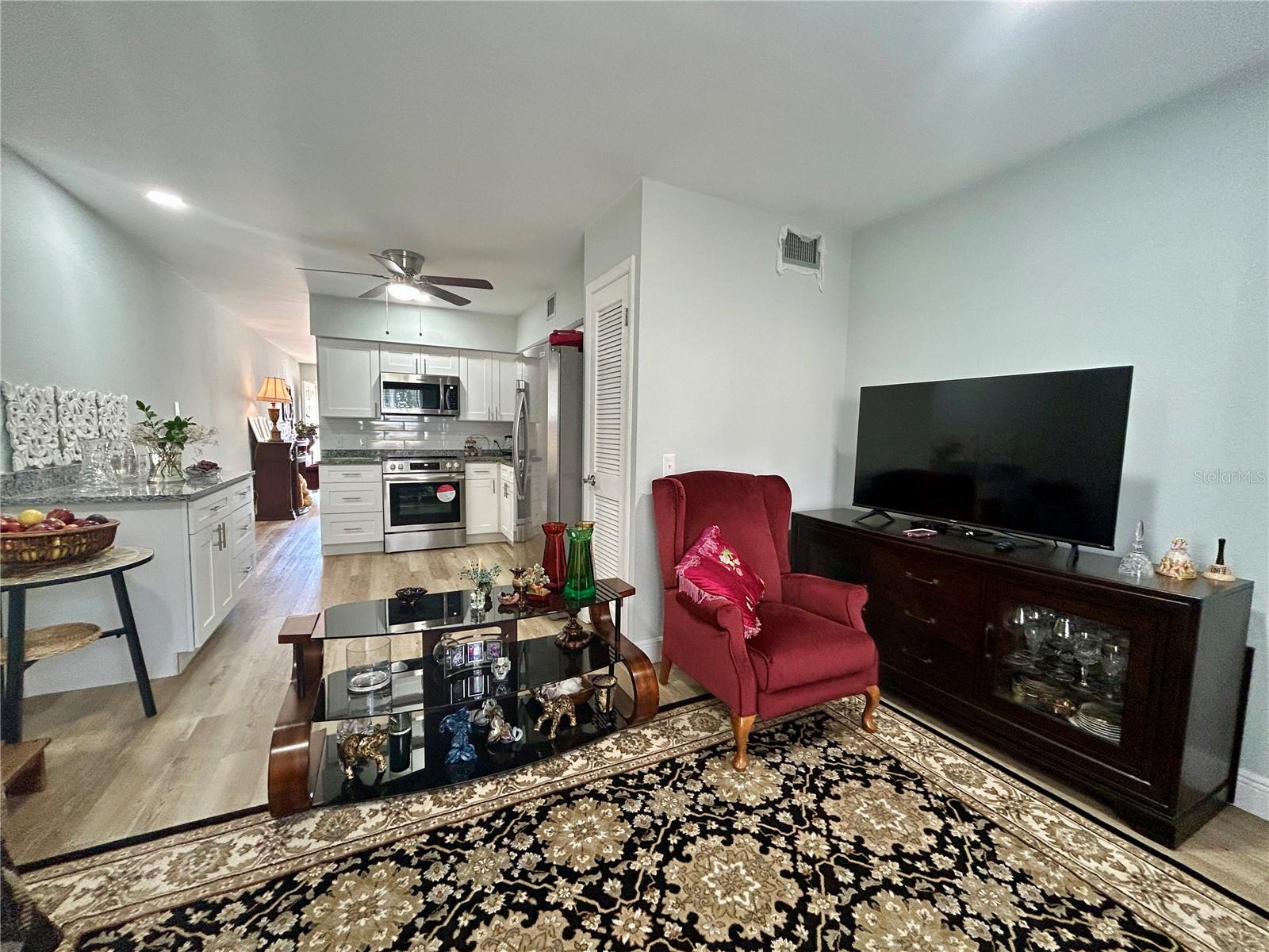 ON TOP OF THE WORLD - Residential