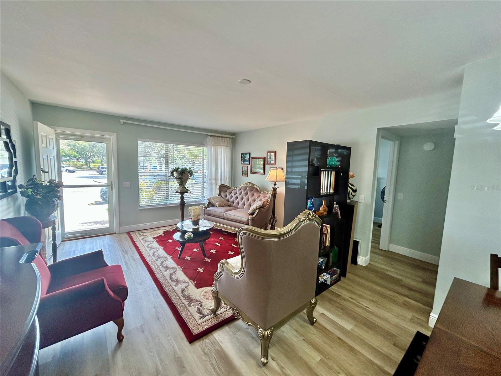 ON TOP OF THE WORLD - Residential