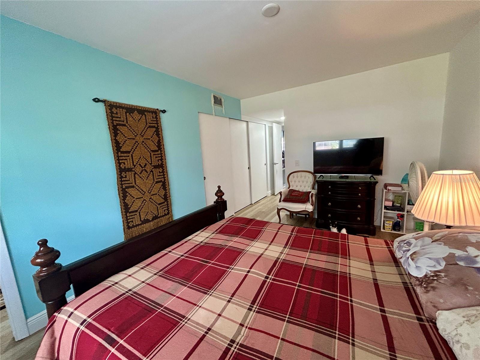 ON TOP OF THE WORLD - Residential