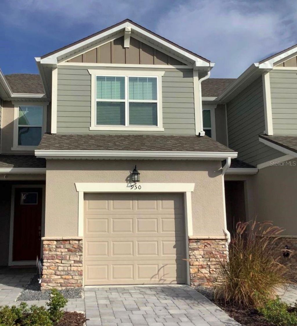 Photo of 950 Spring Palms Loop, Orlando, FL 32828 (MLS # S5141416)