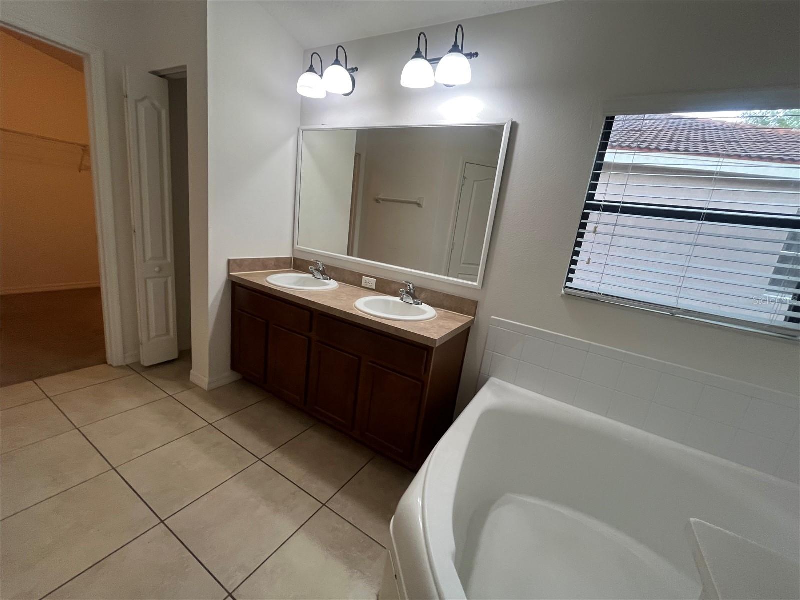 NORTH SHORE VILLAGE - Residential