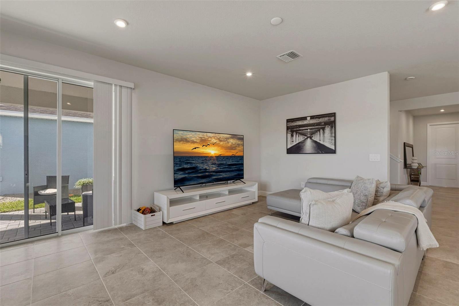 16390 QUEEN PALM DRIVE