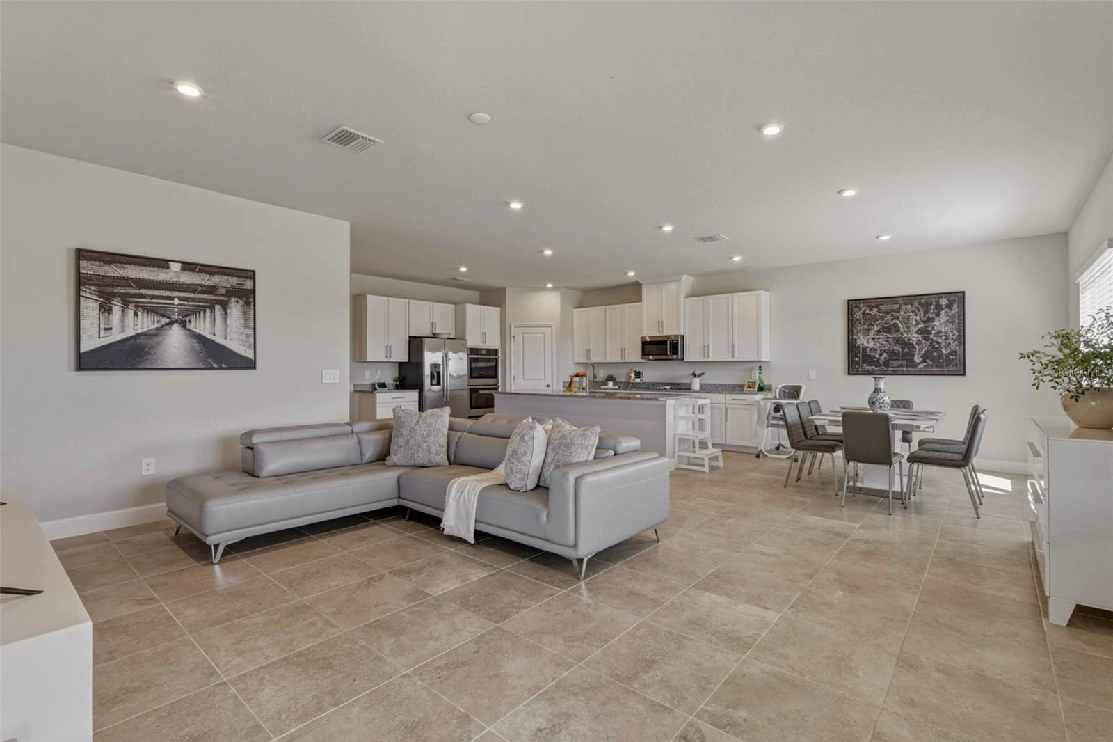 16390 QUEEN PALM DRIVE