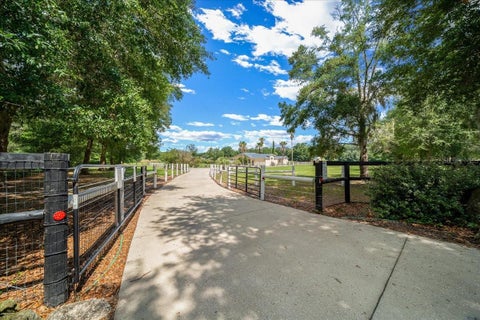 Tiny photo for 15610 S Highway 475, Summerfield, FL 34491 (MLS # OM725513)