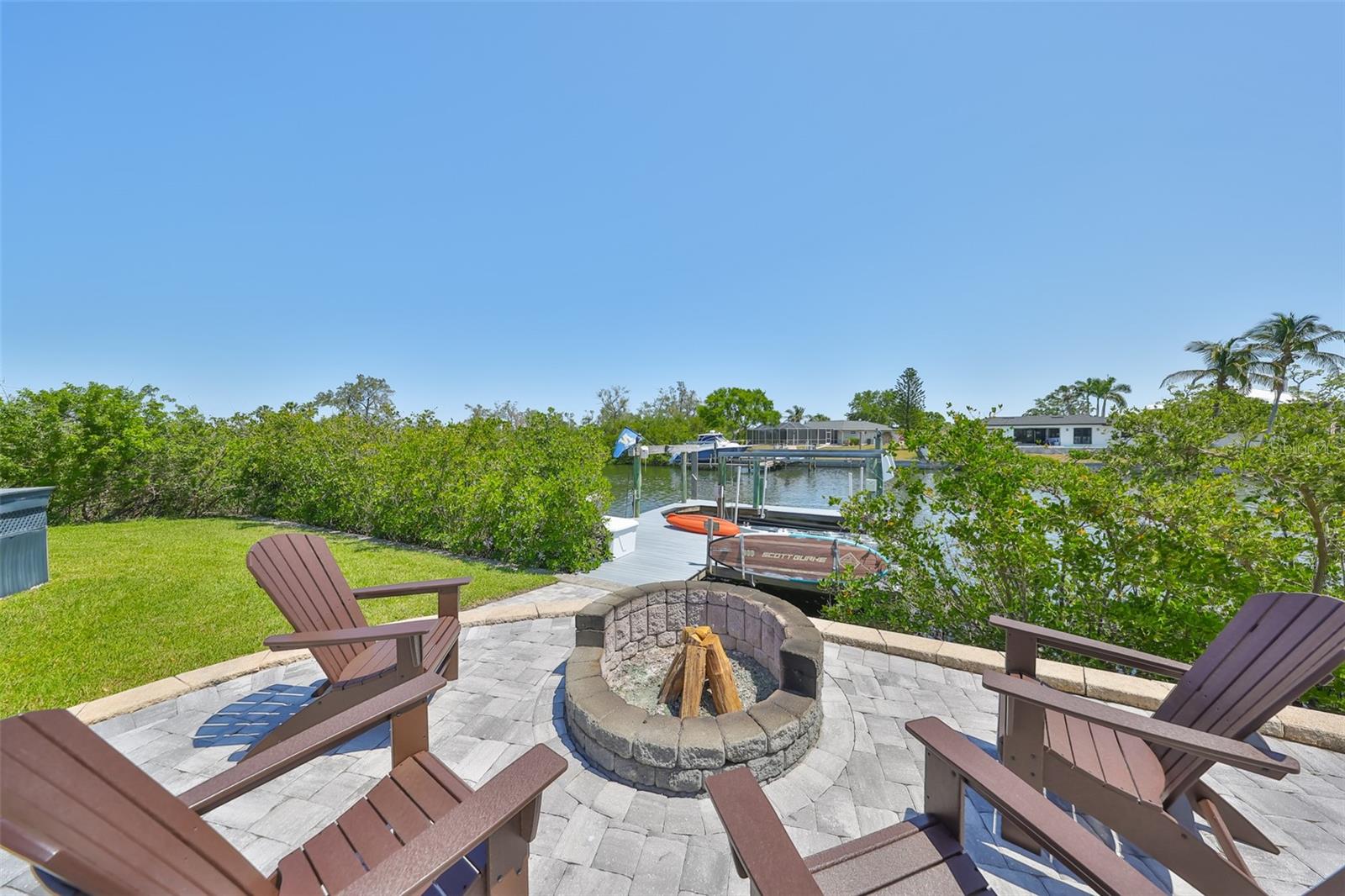 APOLLO BEACH UNIT SIX - Residential