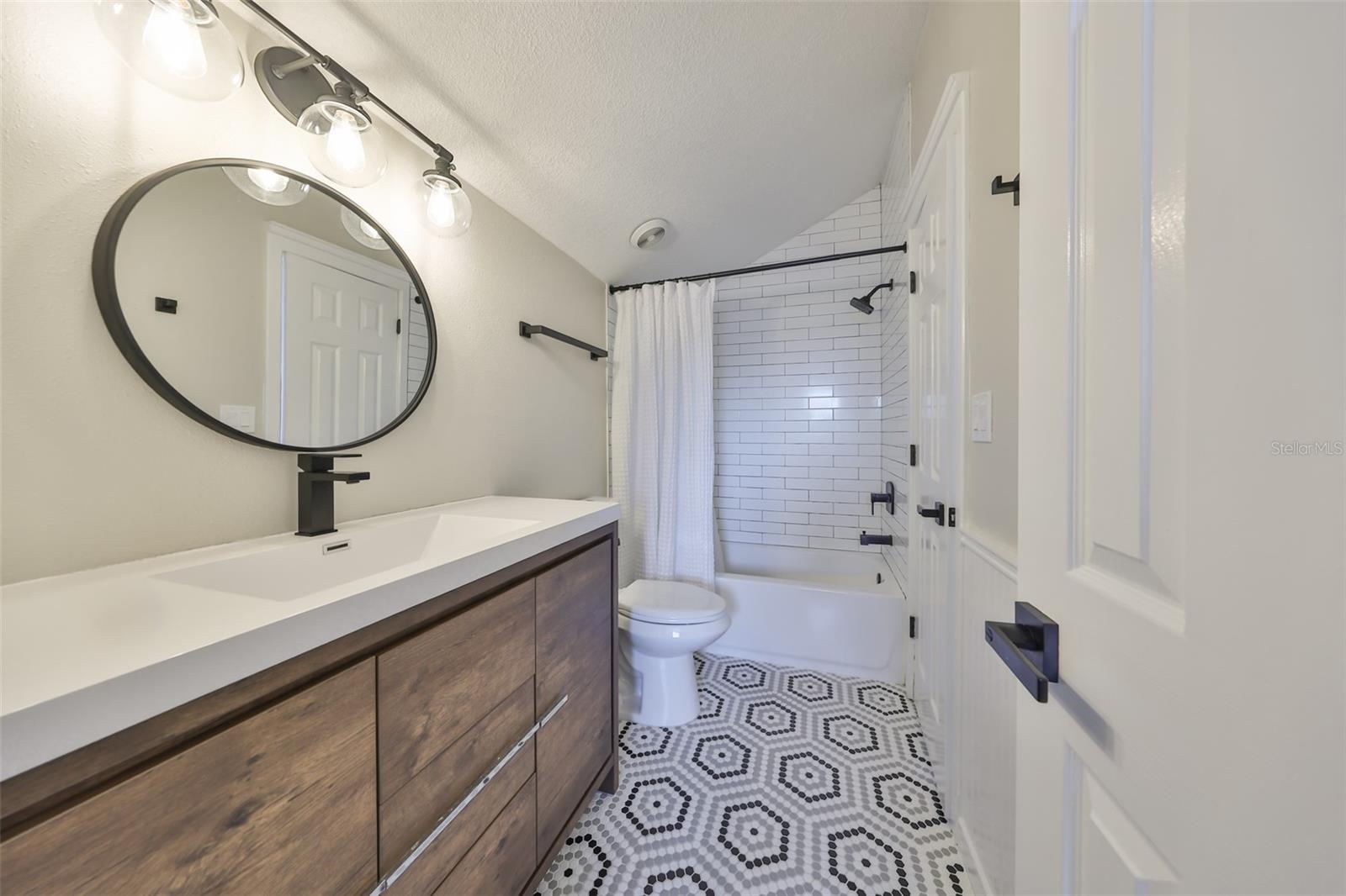 APOLLO BEACH UNIT SIX - Residential