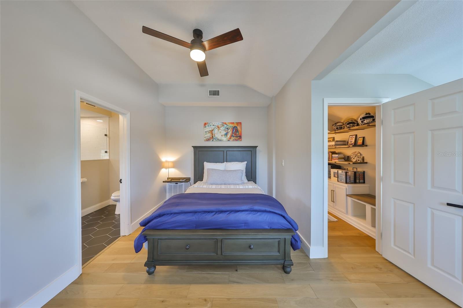 APOLLO BEACH UNIT SIX - Residential