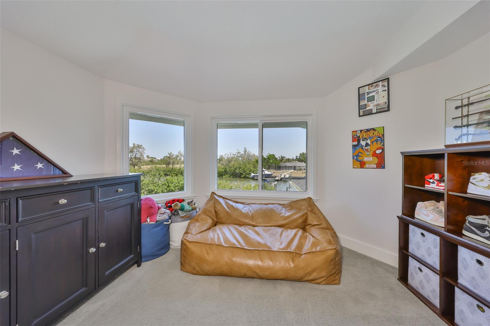 APOLLO BEACH UNIT SIX - Residential