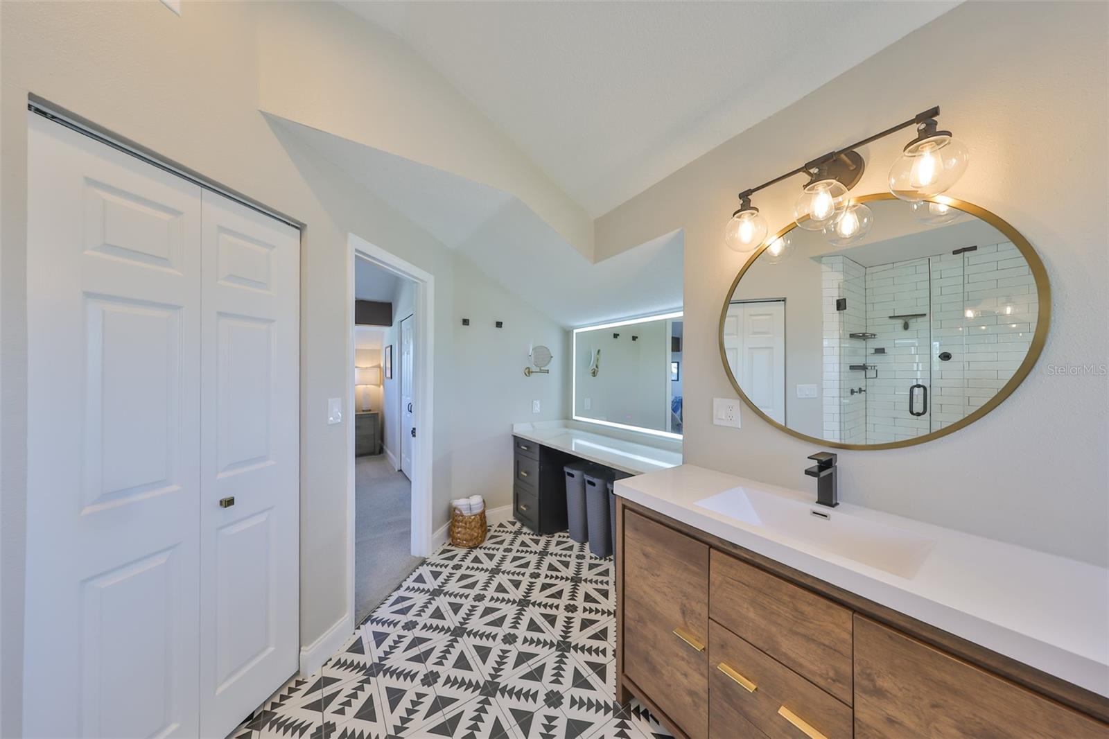 APOLLO BEACH UNIT SIX - Residential