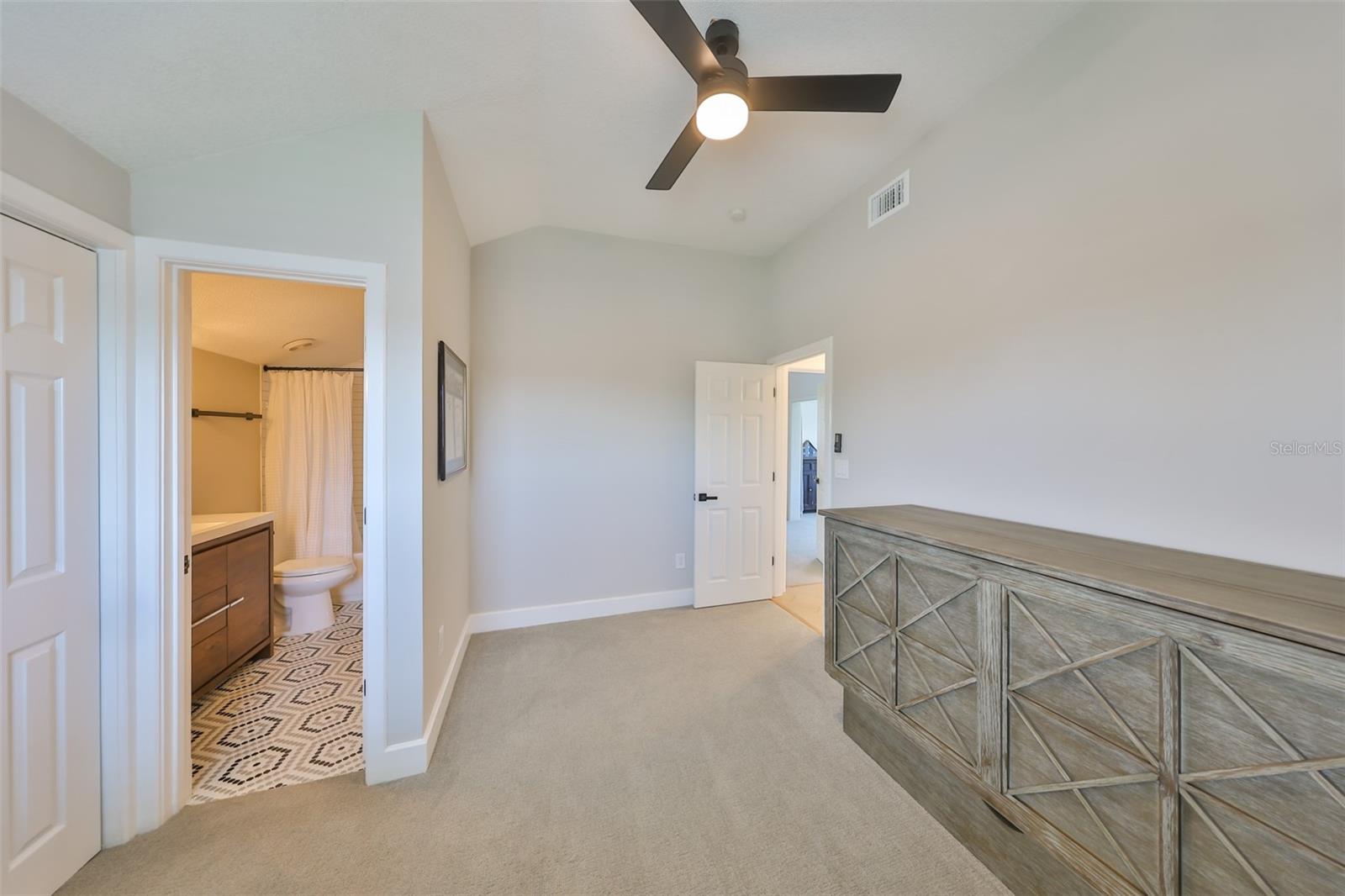 APOLLO BEACH UNIT SIX - Residential